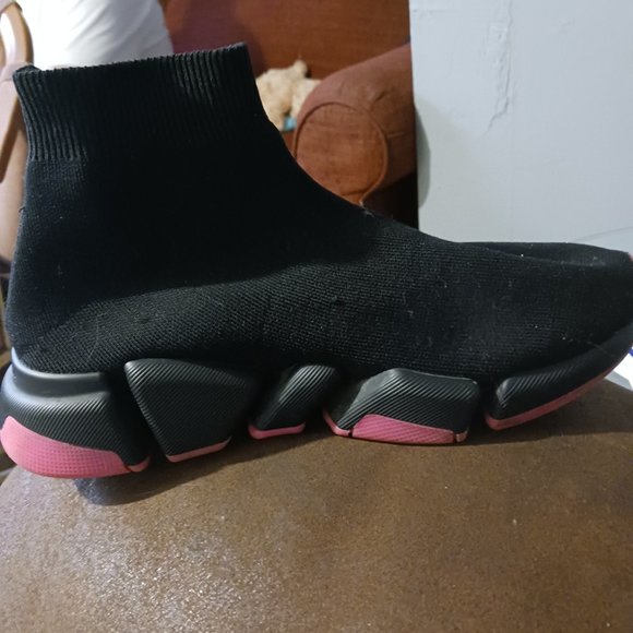 Balenciaga - Picture 3 of 4